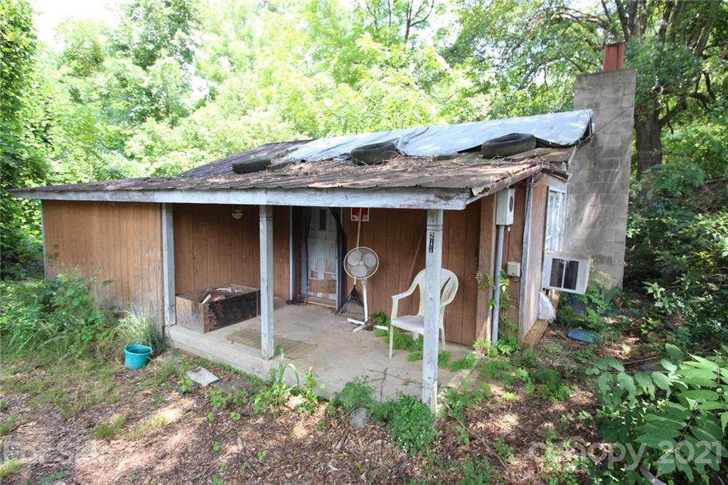211 Greenway Road - Photo 1