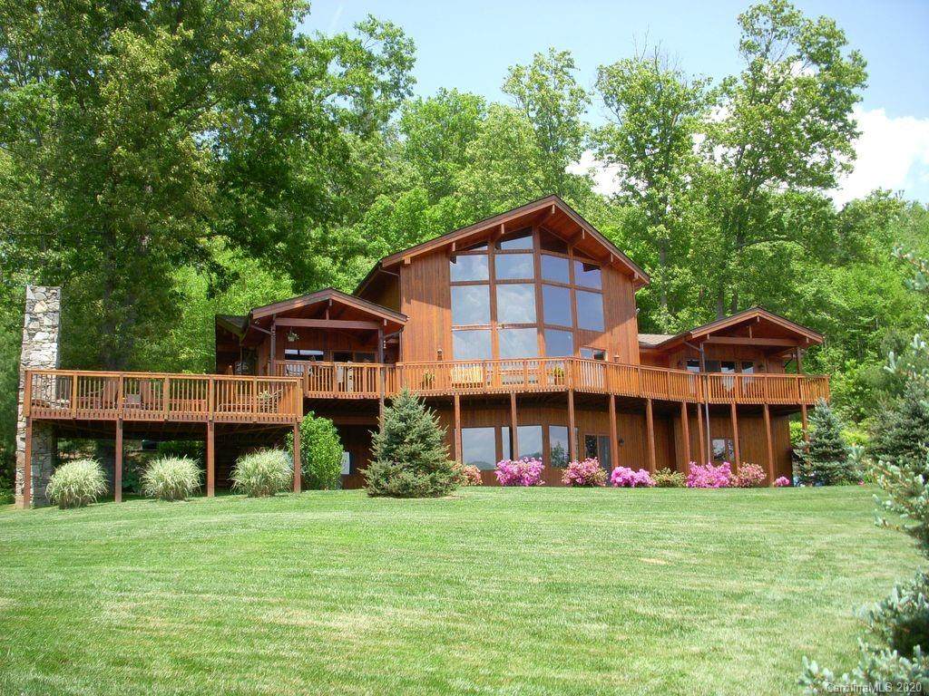 323 Lucky Lane - Photo 1