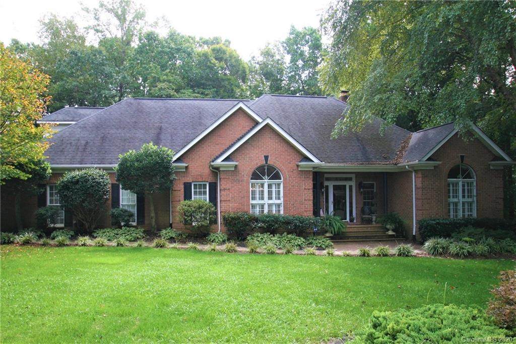10033 Hunters Trace Drive - Photo 1