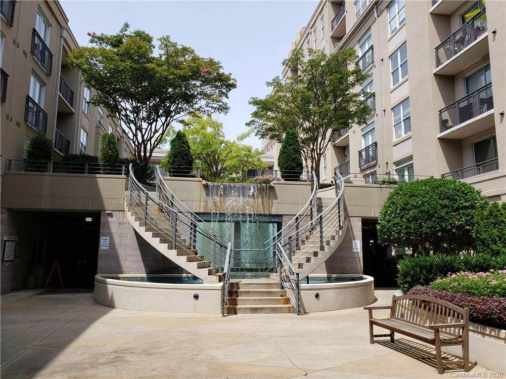 1315 East Boulevard - Photo 1