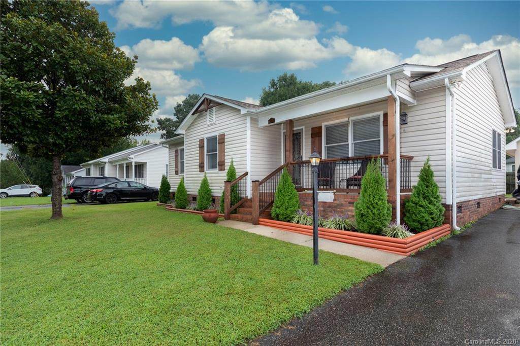 271 Collingswood Drive - Photo 1