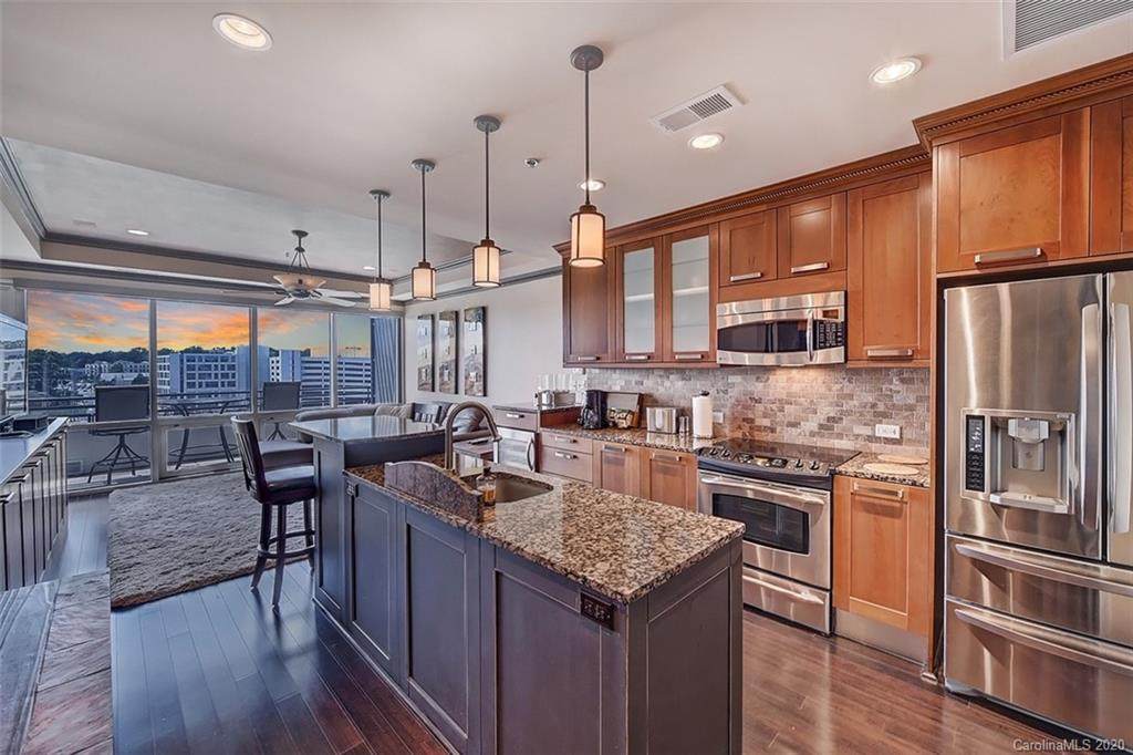 1133 Metropolitan Avenue - Photo 1