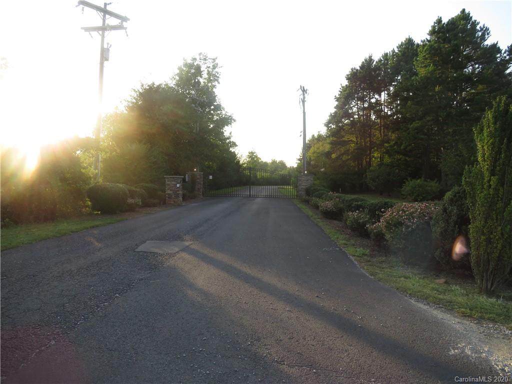 104 Stoney Brook Drive - Photo 1