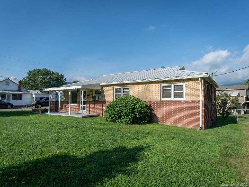 214 Brook Street - Photo 1