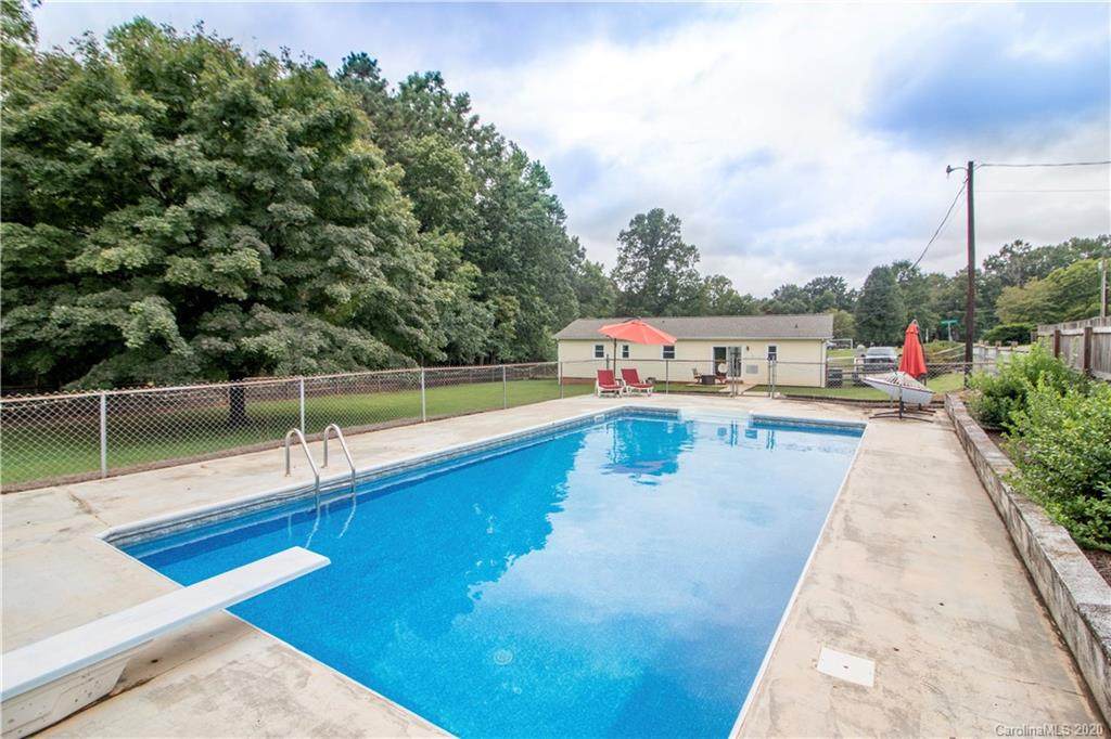 154 Idlebrook Road - Photo 1