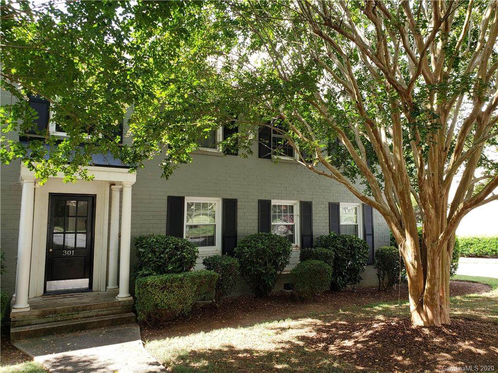 301 Wakefield Drive - Photo 1