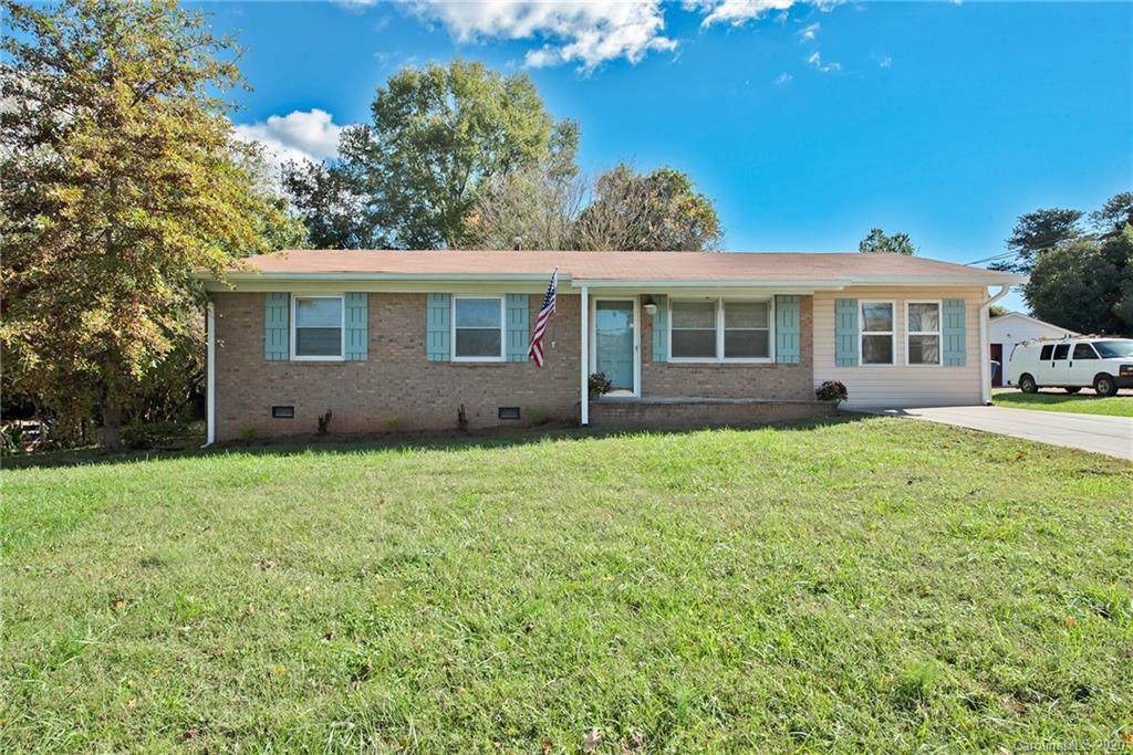 708 Pine Circle - Photo 1