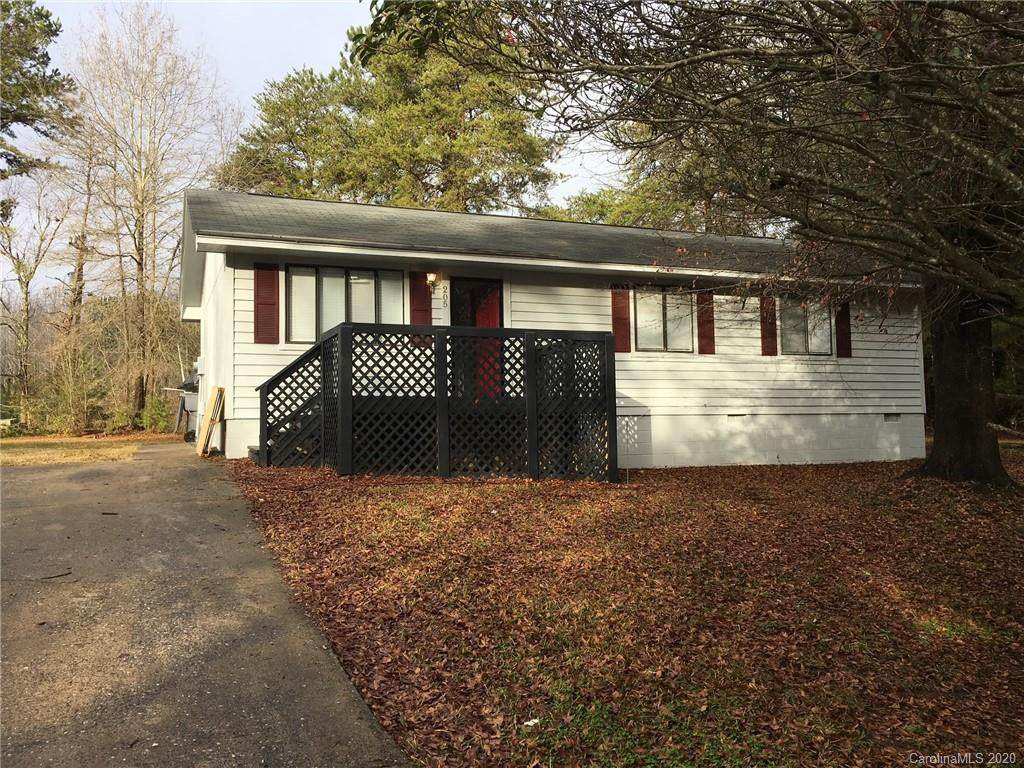 205 Queensgate Road - Photo 1