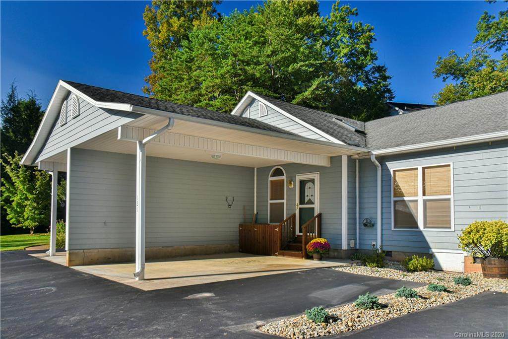 121 Shadowbrook Drive - Photo 1