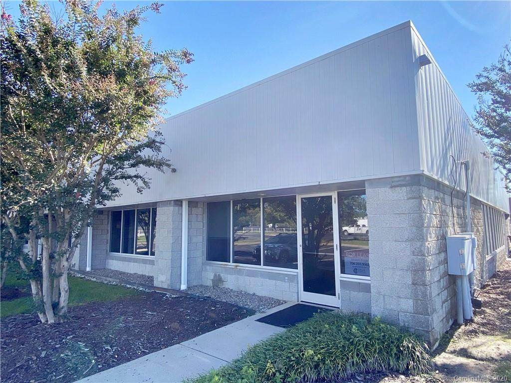5045 Hendersonville Road - Photo 1
