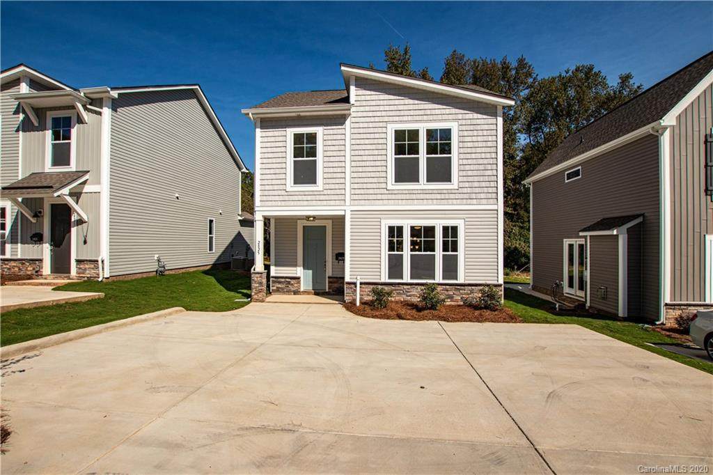 2825 Shamrock Drive - Photo 1