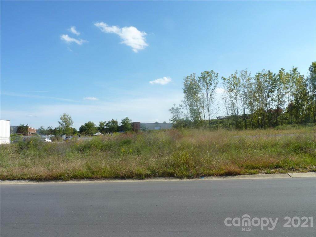 1000 Technology Boulevard - Photo 1
