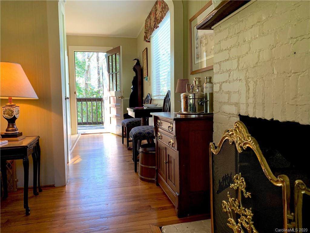 105 Melrose Lane - Photo 1