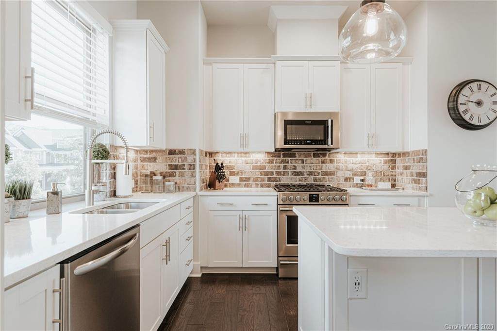 325 Ideal Way - Photo 1