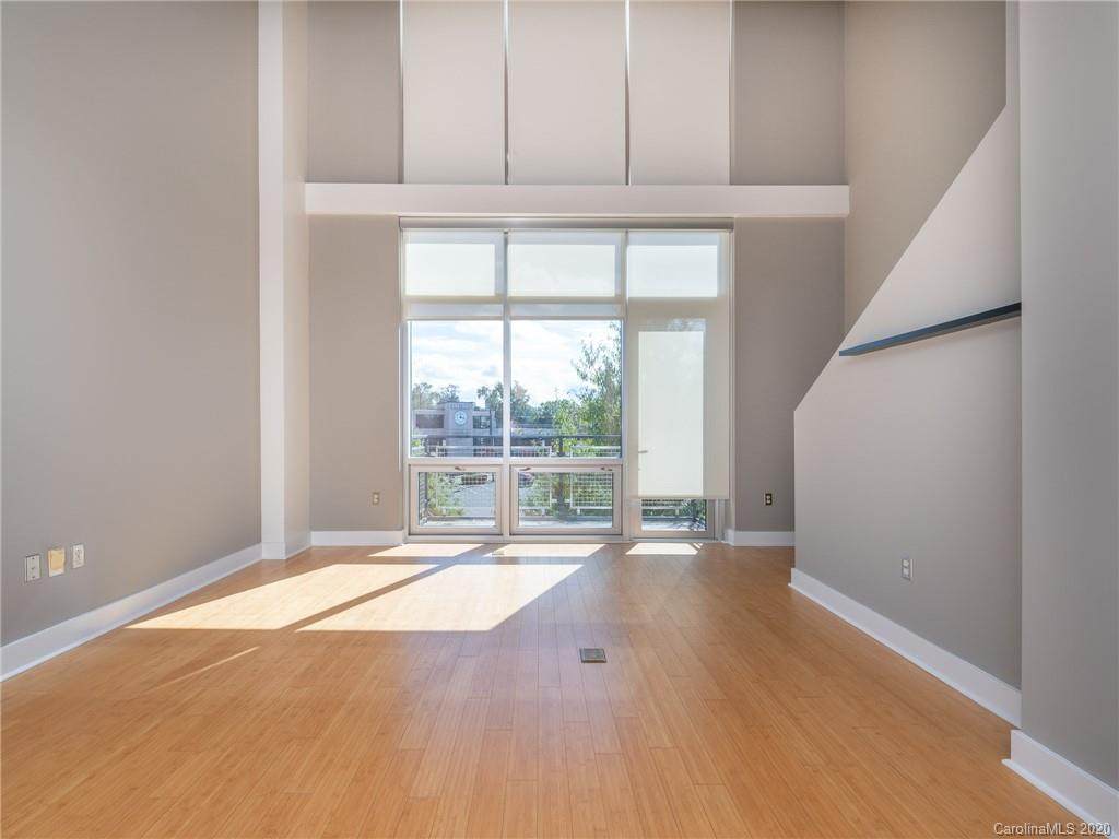 1133 Metropolitan Avenue - Photo 1