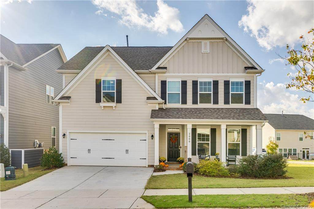 2000 Silverwood Drive - Photo 1