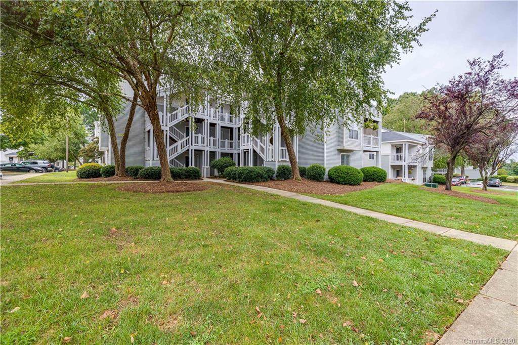 28 Hamiltons Harbor Drive - Photo 1