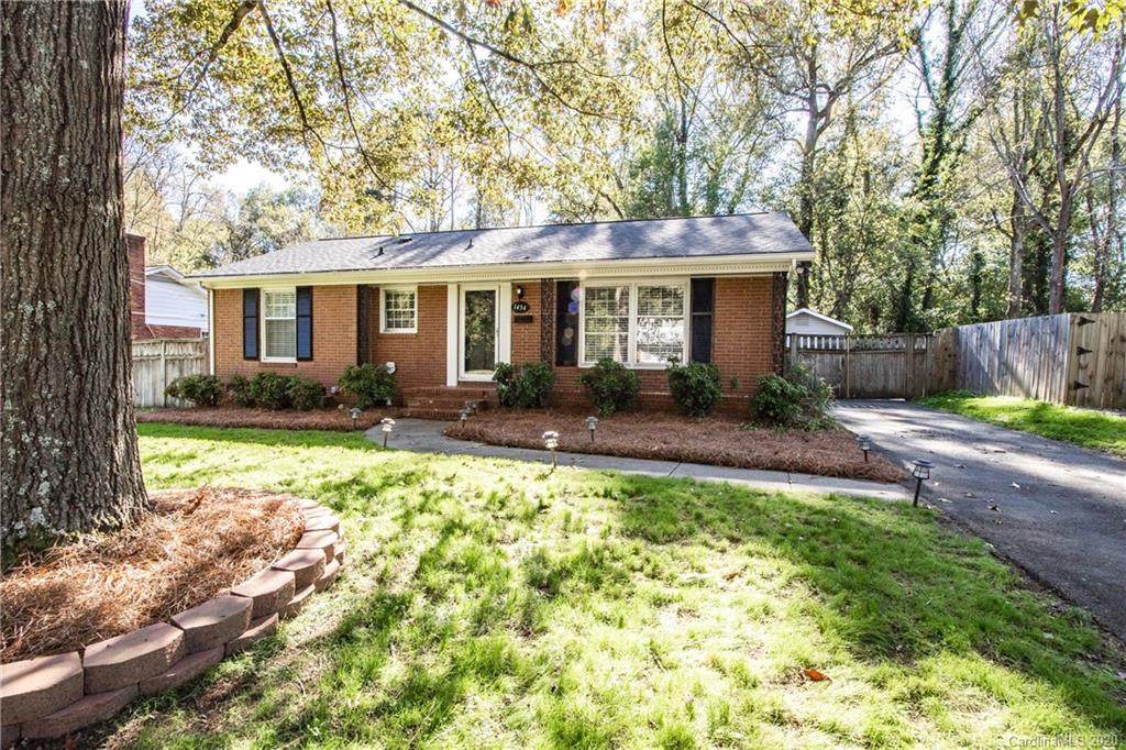 1434 Edgewater Drive - Photo 1