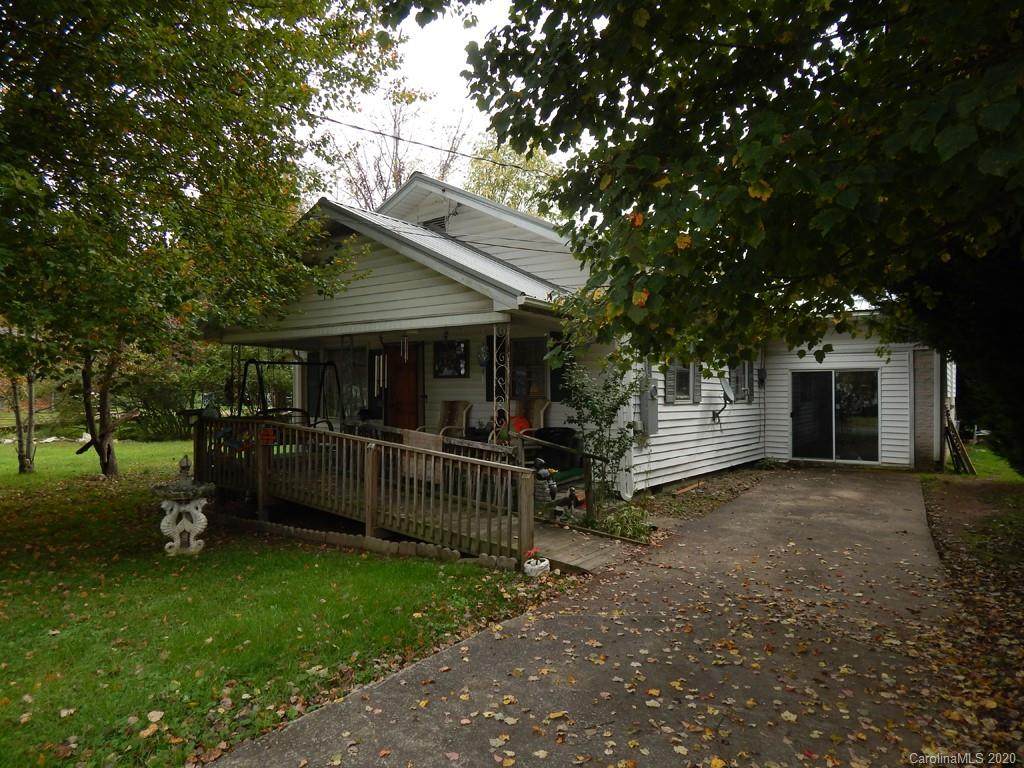 320 Westwood Circle - Photo 1