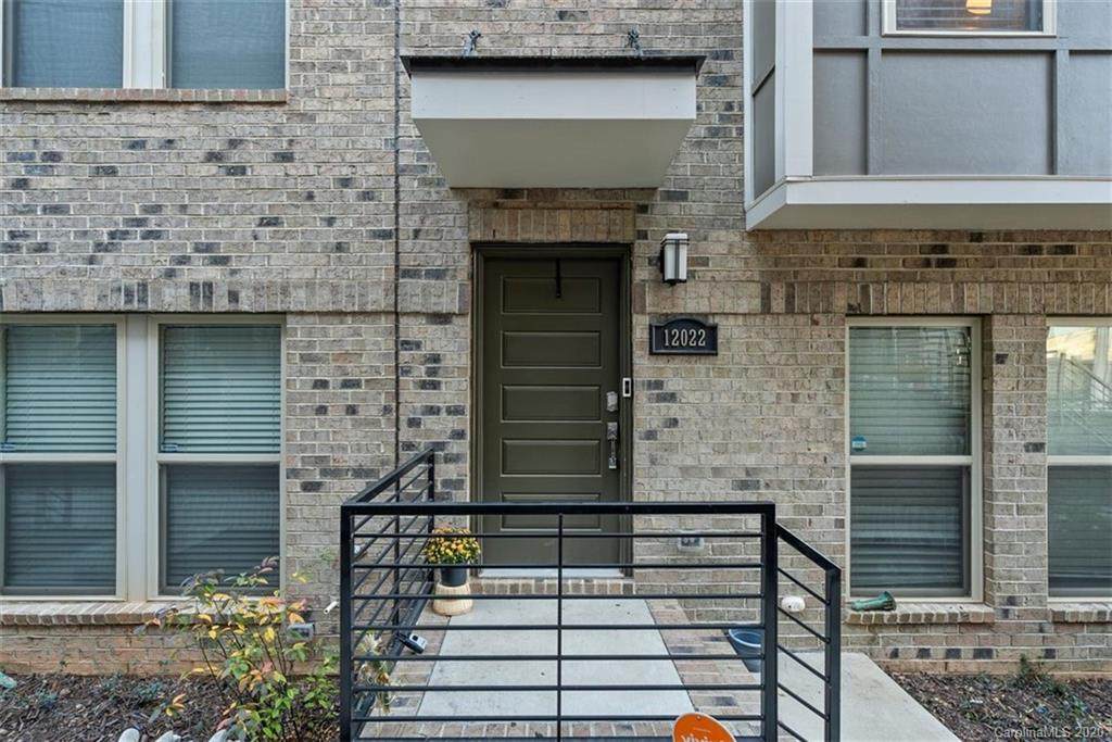 12022 Brooklyn Avenue - Photo 1