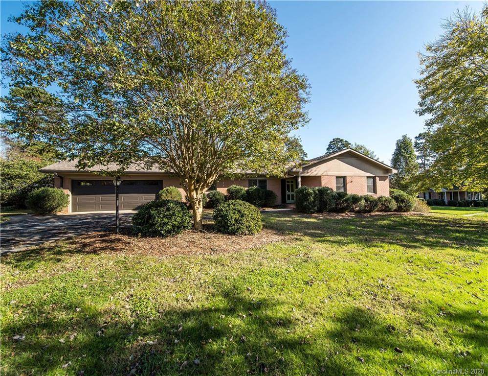 211 Richmond Road - Photo 1