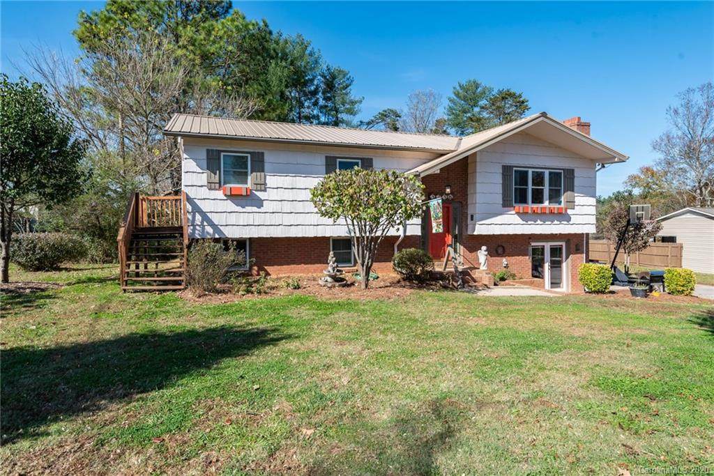3236 Sourwood Ridge Road - Photo 1
