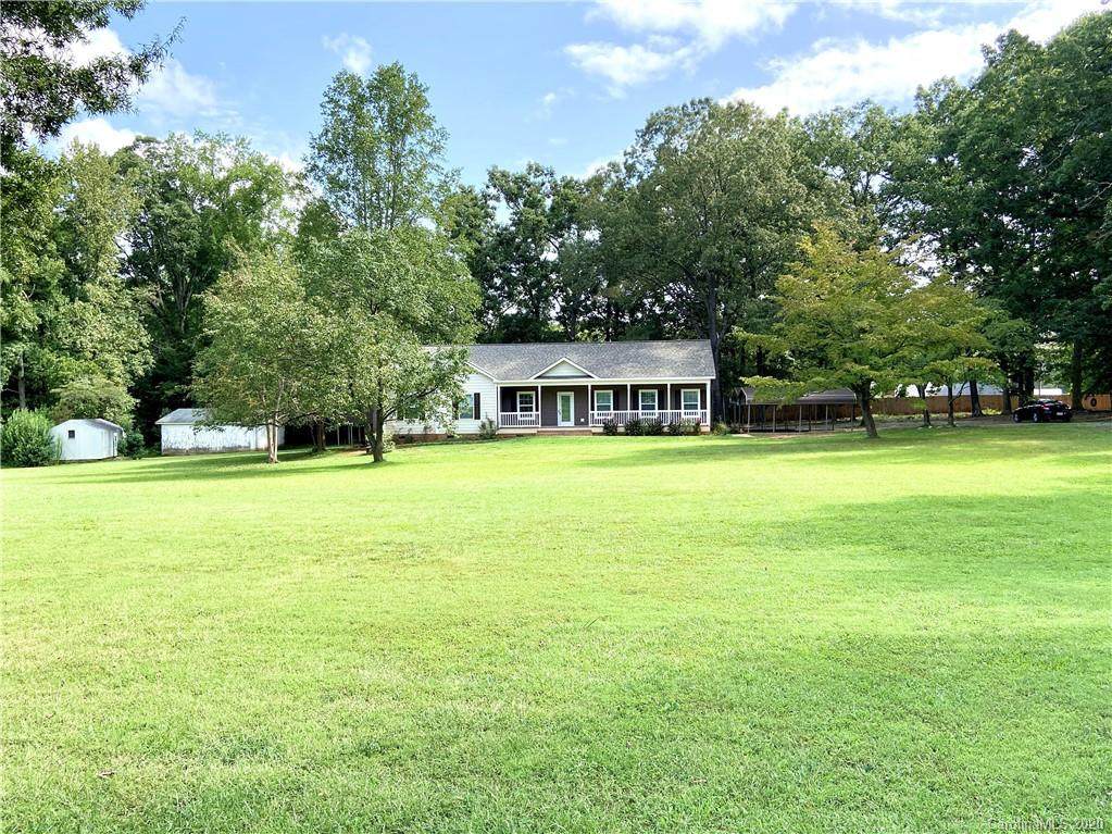5221 Mt Holly Huntersville Road - Photo 1