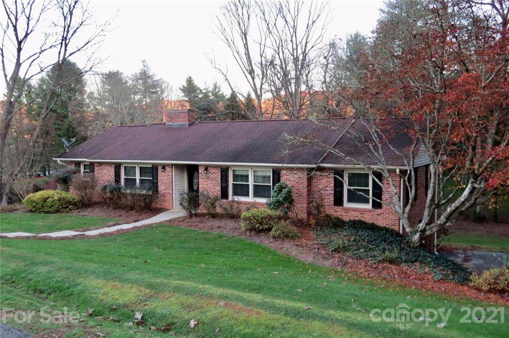 72 Douglas Circle - Photo 1