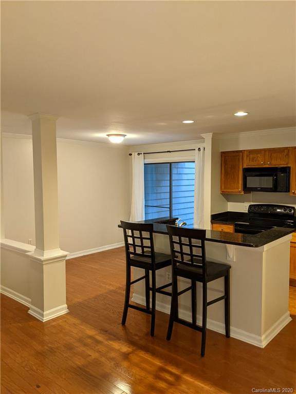 415 8th Street - Photo 1