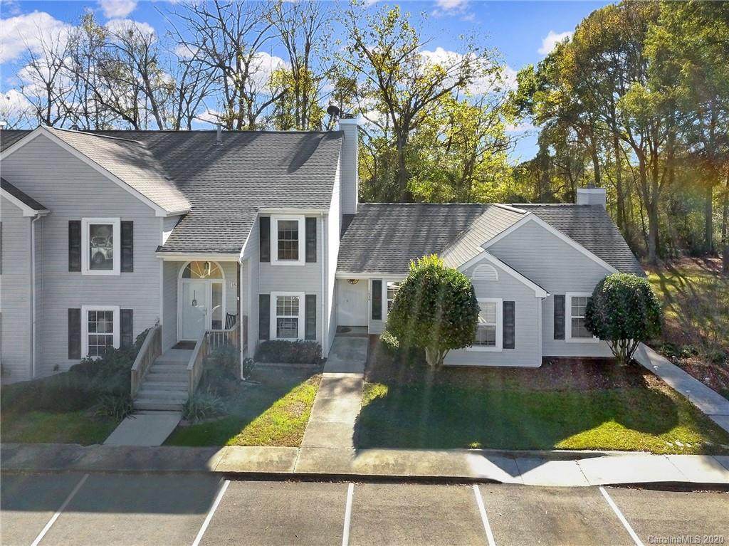 1534 Hunt Club Court - Photo 1