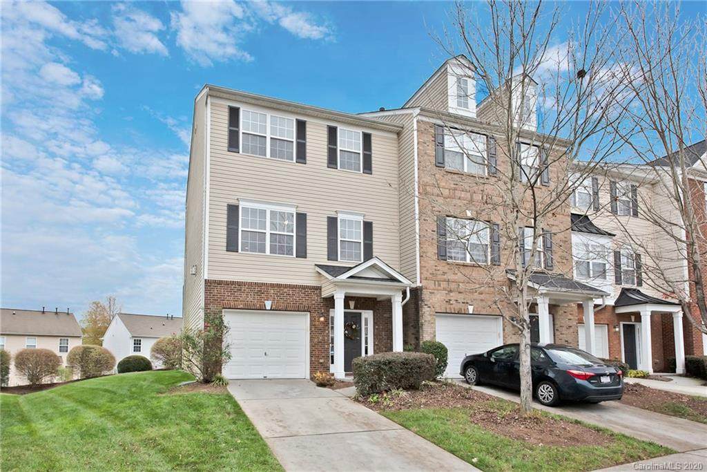 9724 Walkers Glen Drive - Photo 1
