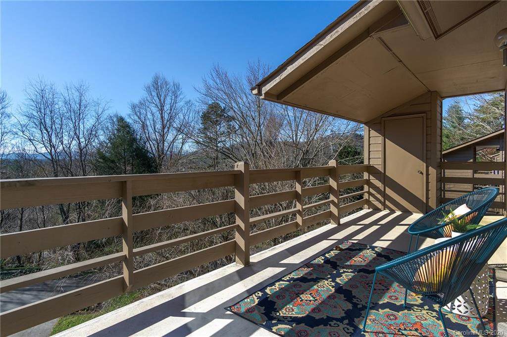 305 Piney Mountain Drive - Photo 1
