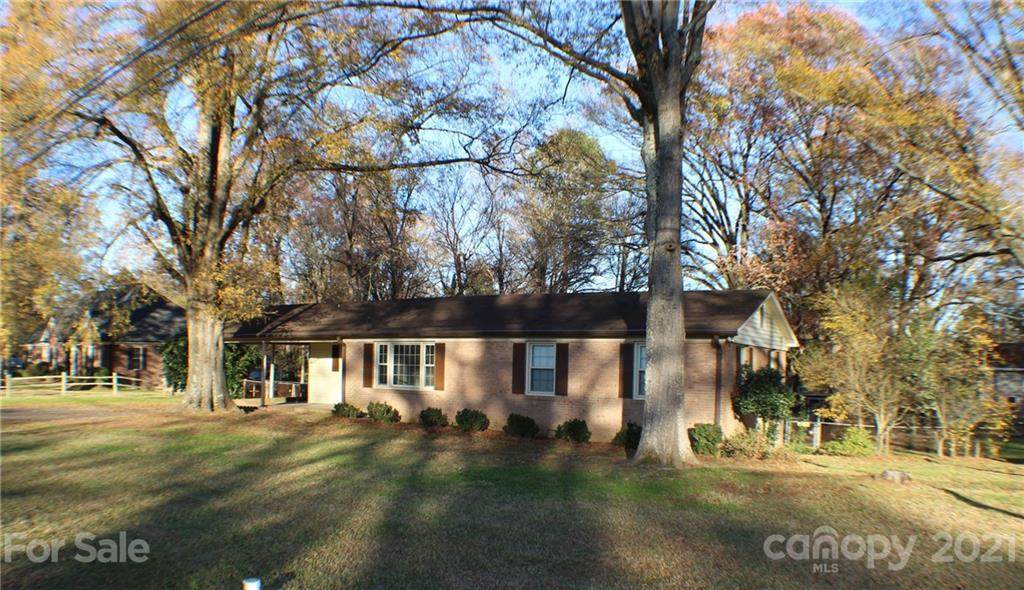1386 Winecoff School Road - Photo 1