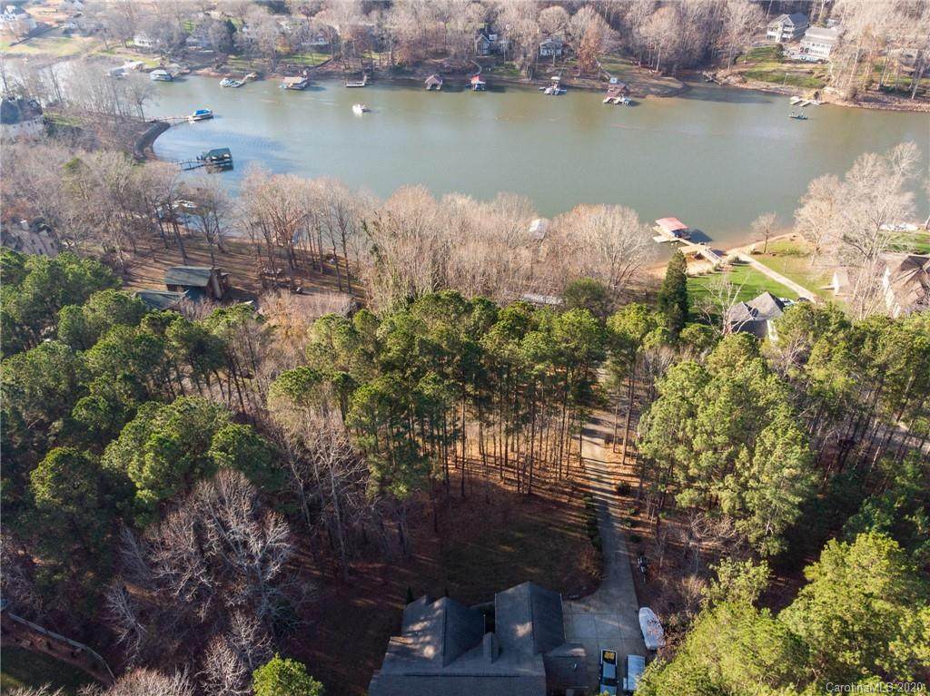 6881 Summer Hill Drive - Photo 1