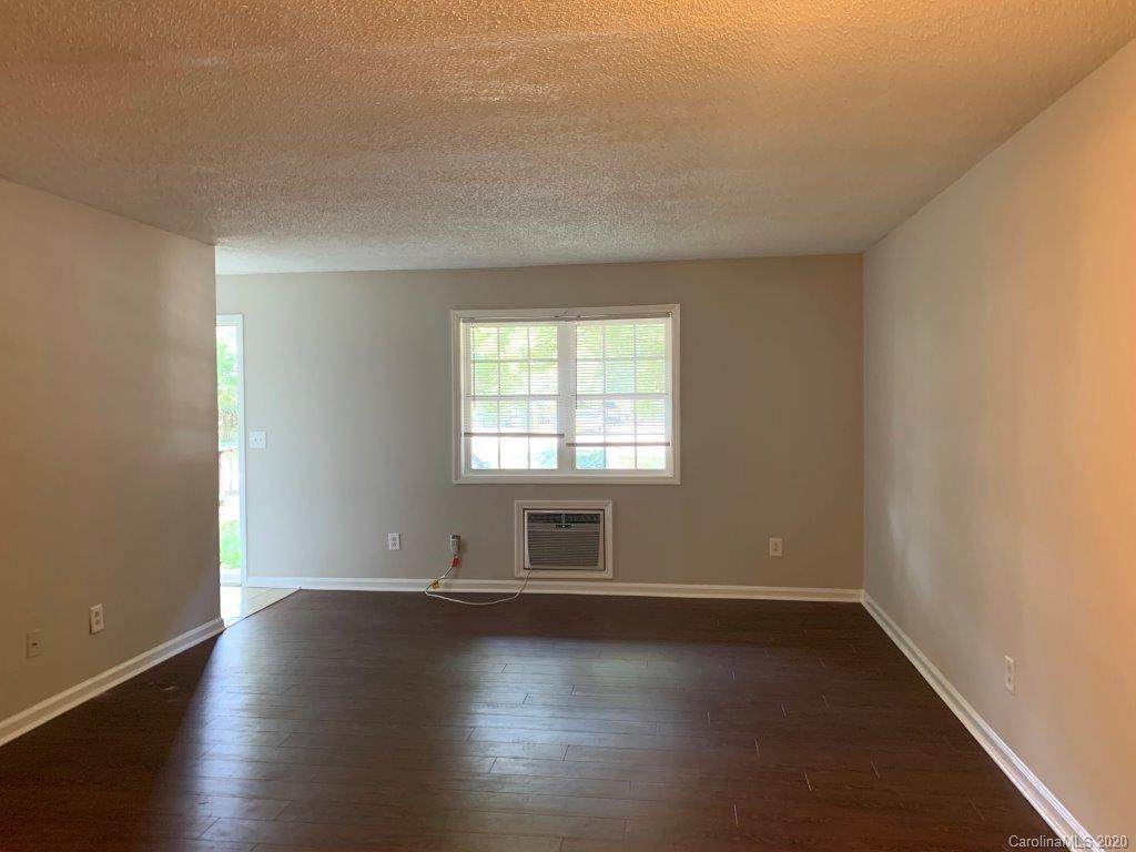 2611 Holton Avenue - Photo 1