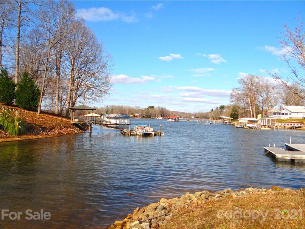 4053 Chevlot Hills Road - Photo 1