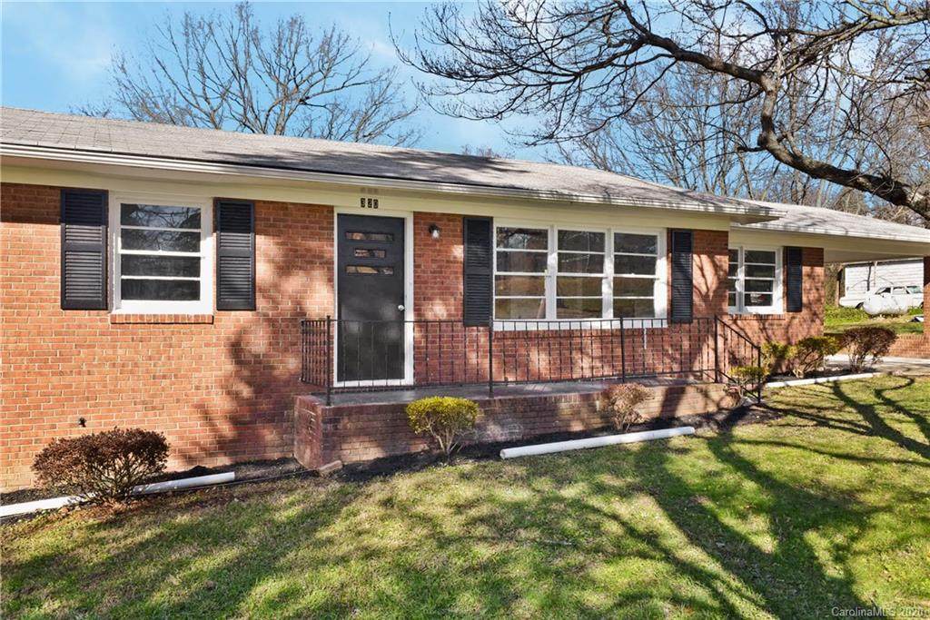 320 Lincoln Street - Photo 1