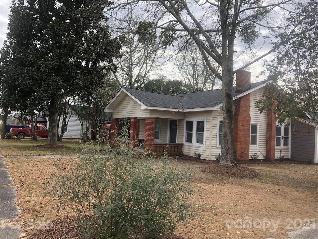 402 Maple Street - Photo 1