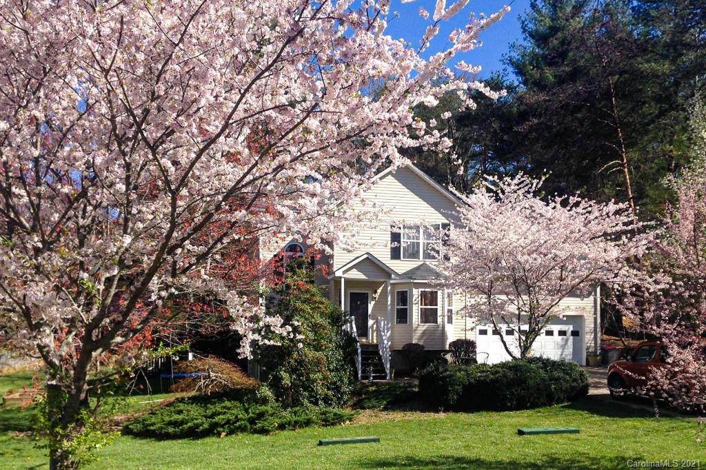 16 Sweetbriar Court - Photo 1