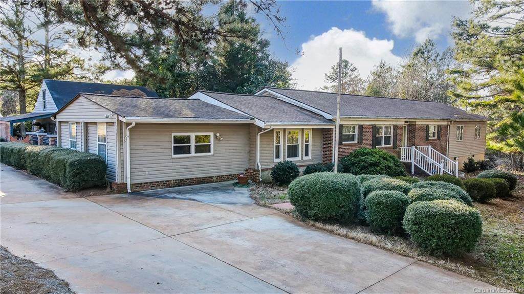1338 Sunset Road - Photo 1