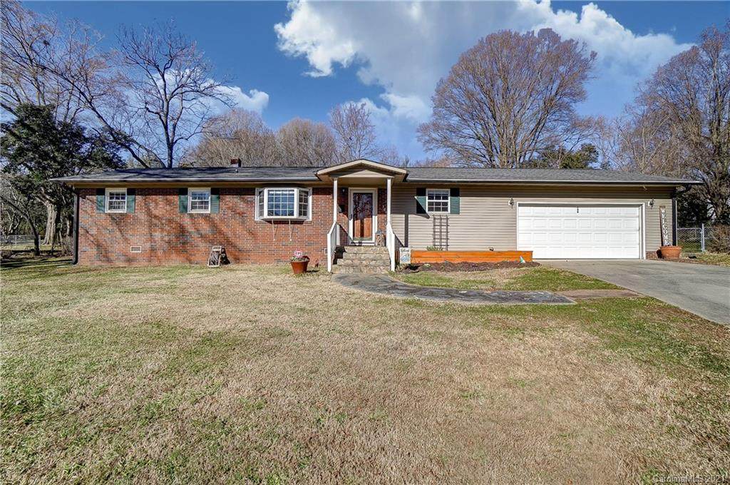 768 Carpenter Avenue - Photo 1