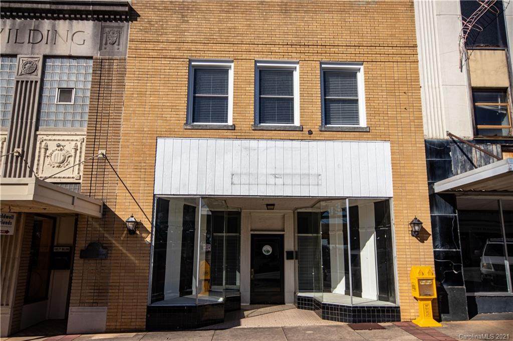 916 West Avenue - Photo 1