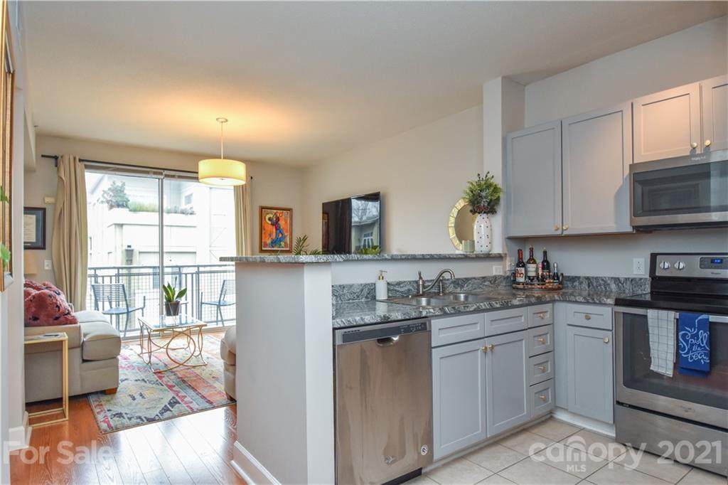1315 East Boulevard - Photo 1