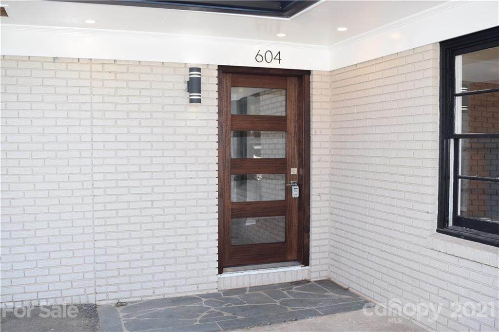 604 2nd Ave Place - Photo 1