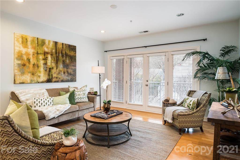 1829 Kenilworth Avenue - Photo 1