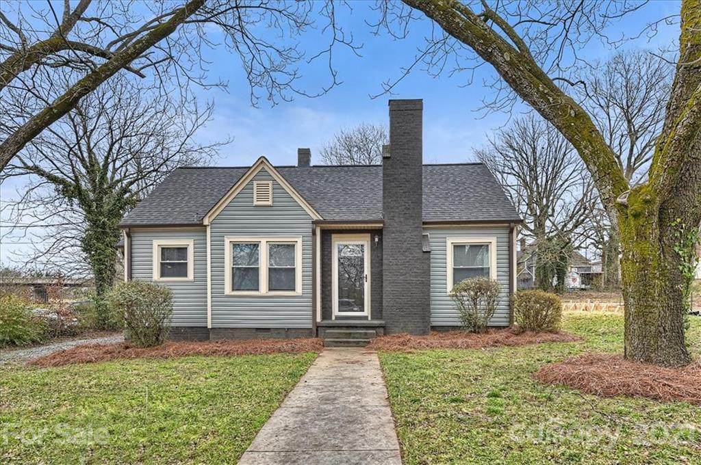 825 7th Street - Photo 1