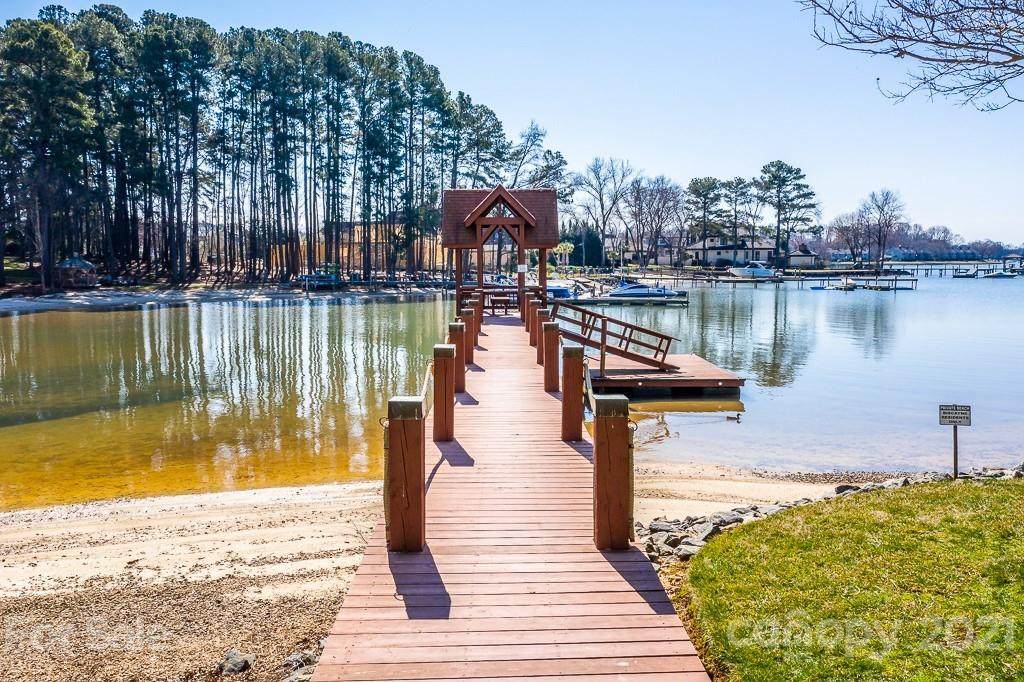 17732 Kings Point Drive - Photo 1