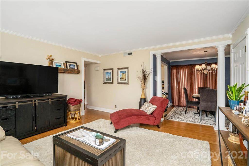 2600 Park Road - Photo 1