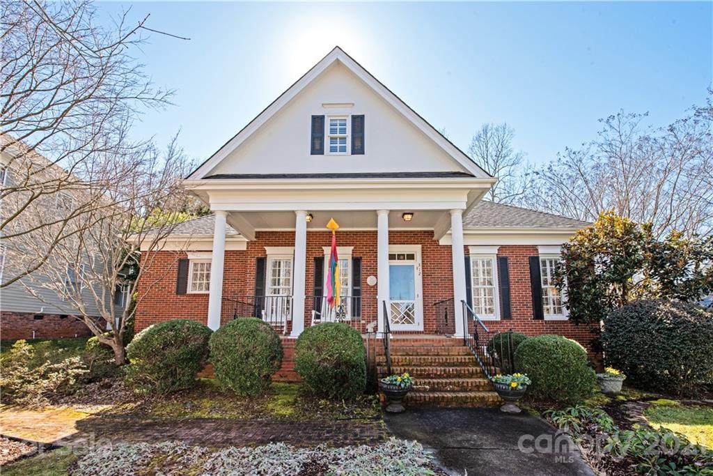 312 Ashby Drive - Photo 1