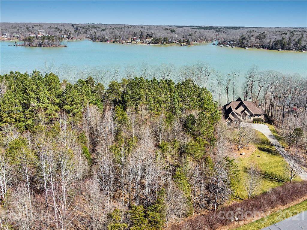 1194 Astoria Parkway - Photo 1